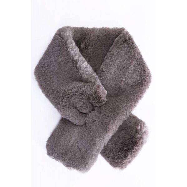 crossed-false-fur-collar